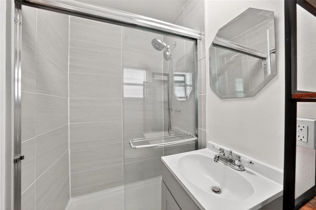 На продажу: $149,900 (3 спален, 2 ванн, 1320 Квадратных фут)