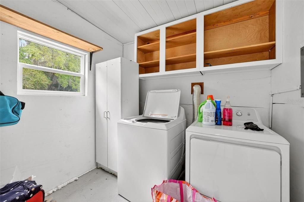 На продажу: $149,900 (3 спален, 2 ванн, 1320 Квадратных фут)