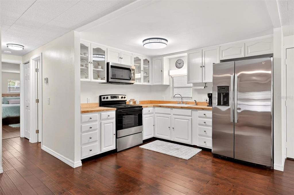 На продажу: $149,900 (3 спален, 2 ванн, 1320 Квадратных фут)