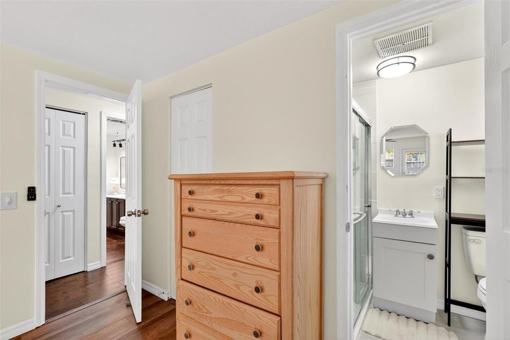 На продажу: $149,900 (3 спален, 2 ванн, 1320 Квадратных фут)