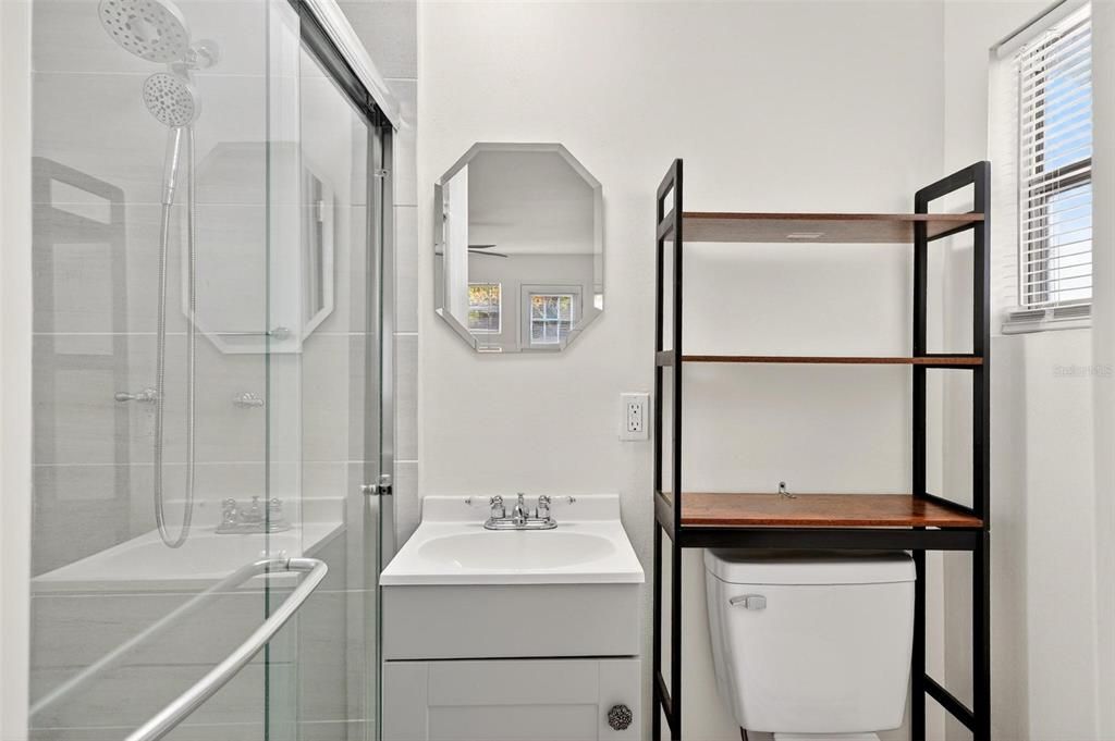 На продажу: $149,900 (3 спален, 2 ванн, 1320 Квадратных фут)