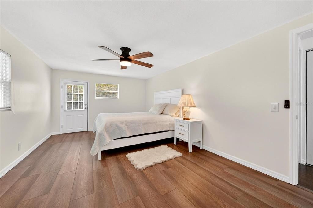 На продажу: $149,900 (3 спален, 2 ванн, 1320 Квадратных фут)