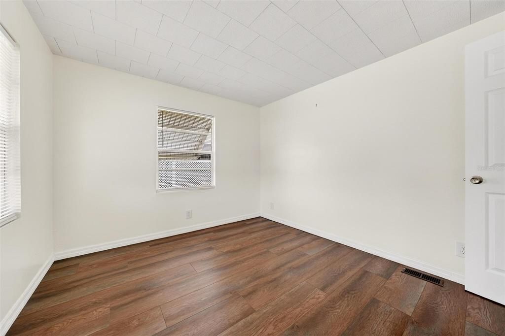 На продажу: $149,900 (3 спален, 2 ванн, 1320 Квадратных фут)