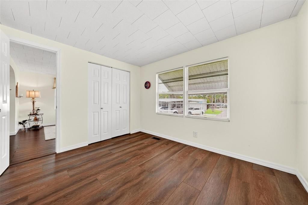 На продажу: $149,900 (3 спален, 2 ванн, 1320 Квадратных фут)