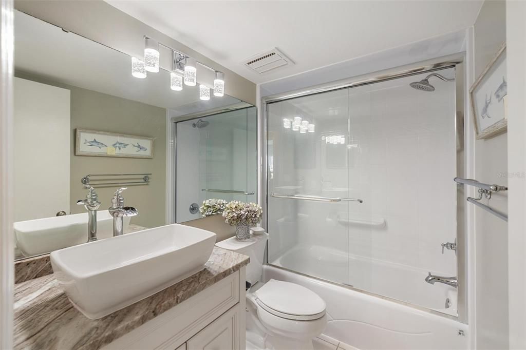 For Rent: $4,500 (2 beds, 2 baths, 1175 Square Feet)