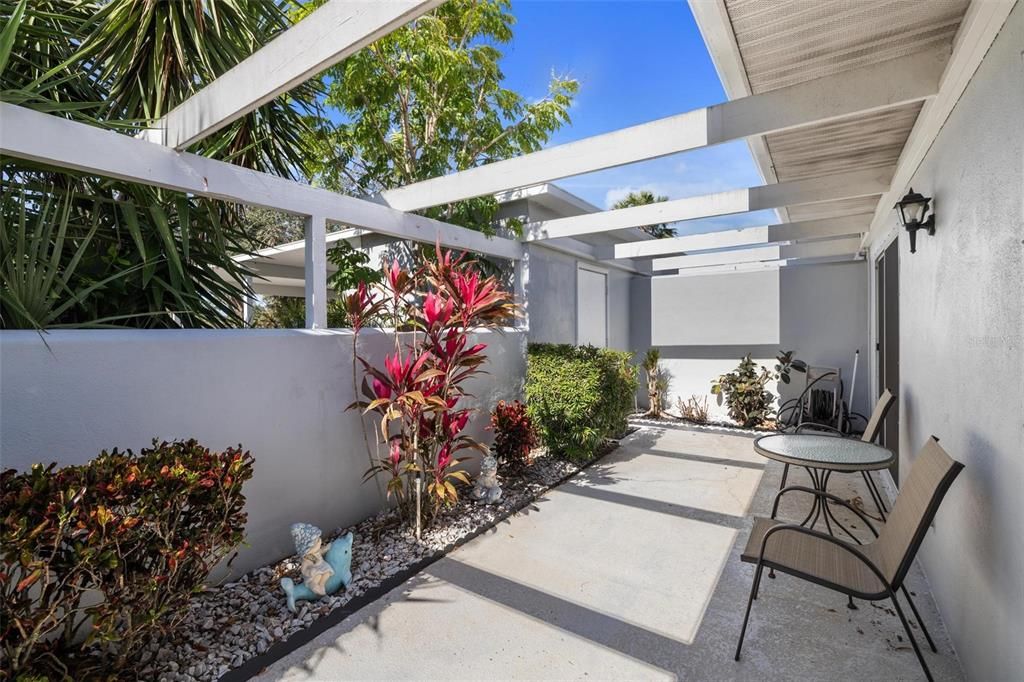For Rent: $4,500 (2 beds, 2 baths, 1175 Square Feet)