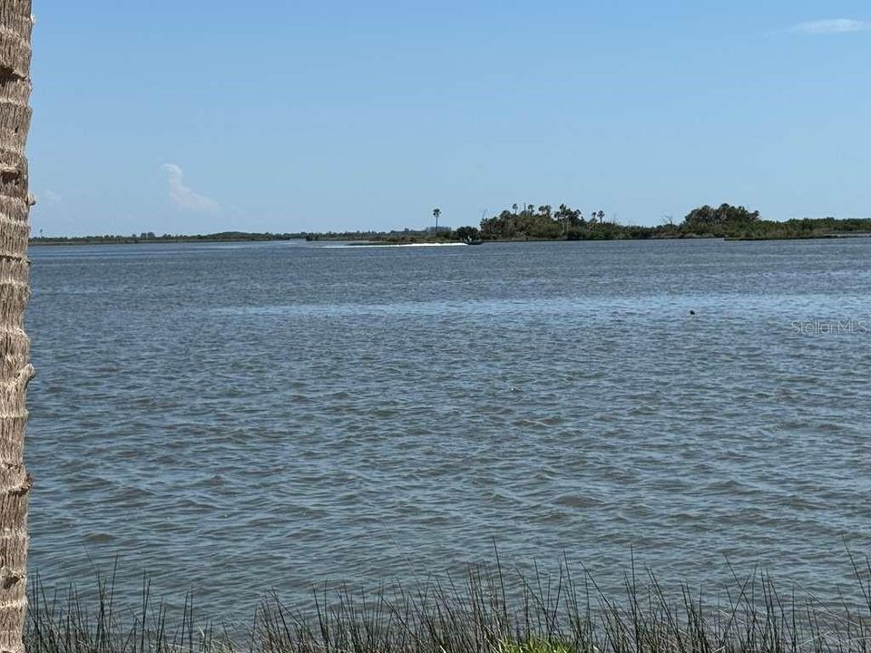 На продажу: $49,000 (1.33 acres)