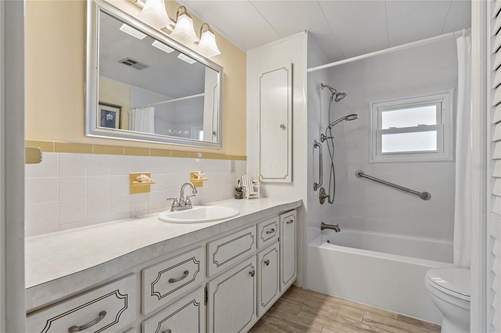 В аренду: $1,700 (2 спален, 2 ванн, 944 Квадратных фут)