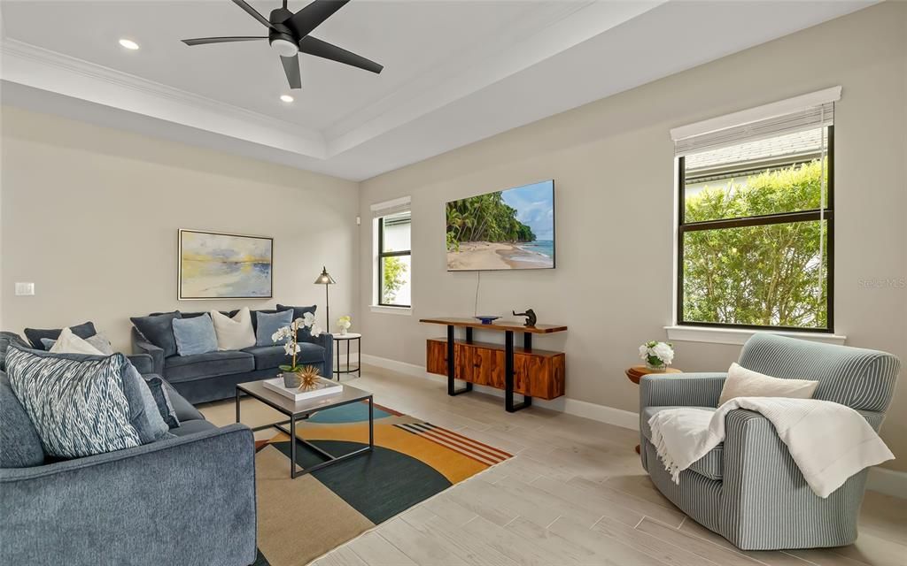 Activo con contrato: $520,000 (3 camas, 2 baños, 2074 Pies cuadrados)