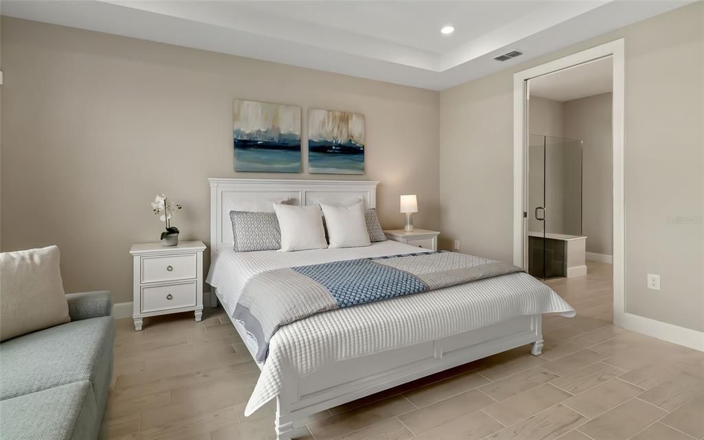 Activo con contrato: $520,000 (3 camas, 2 baños, 2074 Pies cuadrados)