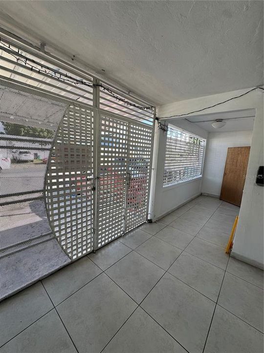 На продажу: $260,000 (5 спален, 2 ванн, 2244 Квадратных фут)