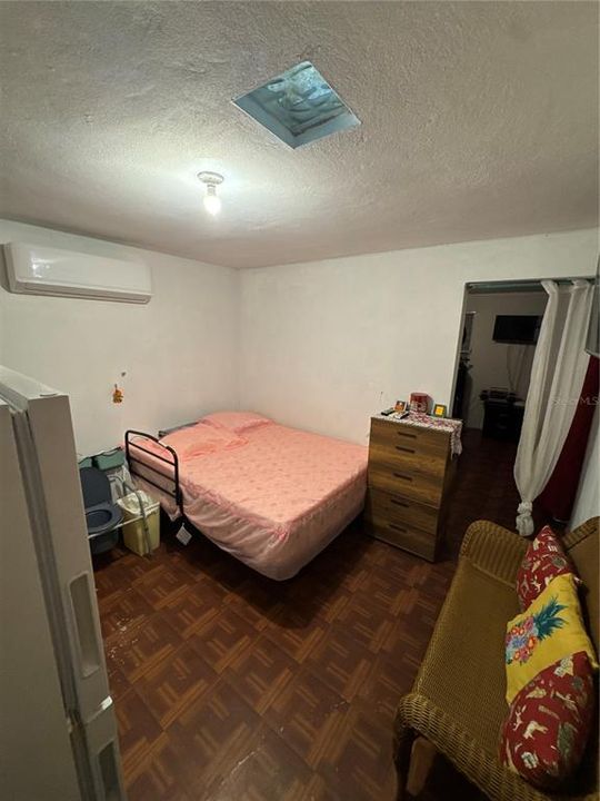 На продажу: $260,000 (5 спален, 2 ванн, 2244 Квадратных фут)