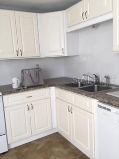 出租: $1,300 (2 贝兹, 1 浴室, 1000 平方英尺)