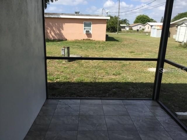 出租: $1,300 (2 贝兹, 1 浴室, 1000 平方英尺)