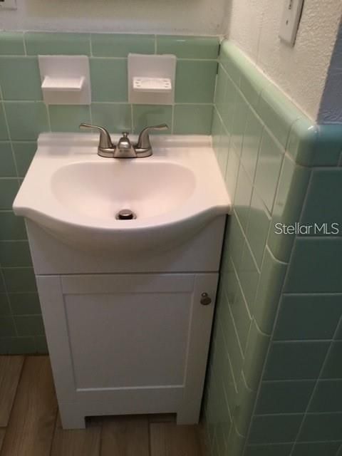 出租: $1,300 (2 贝兹, 1 浴室, 1000 平方英尺)