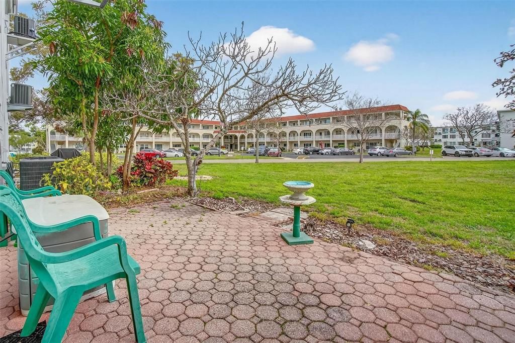 Active With Contract: $169,000 (2 beds, 2 baths, 1400 Square Feet)