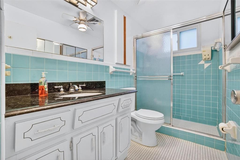 Active With Contract: $169,000 (2 beds, 2 baths, 1400 Square Feet)