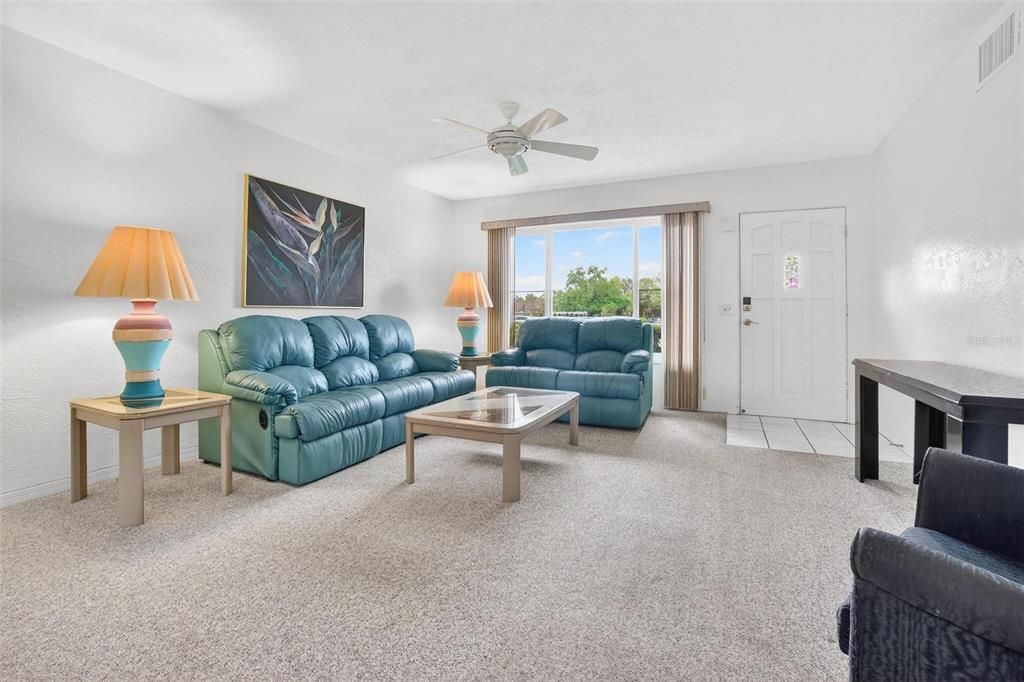 Active With Contract: $169,000 (2 beds, 2 baths, 1400 Square Feet)