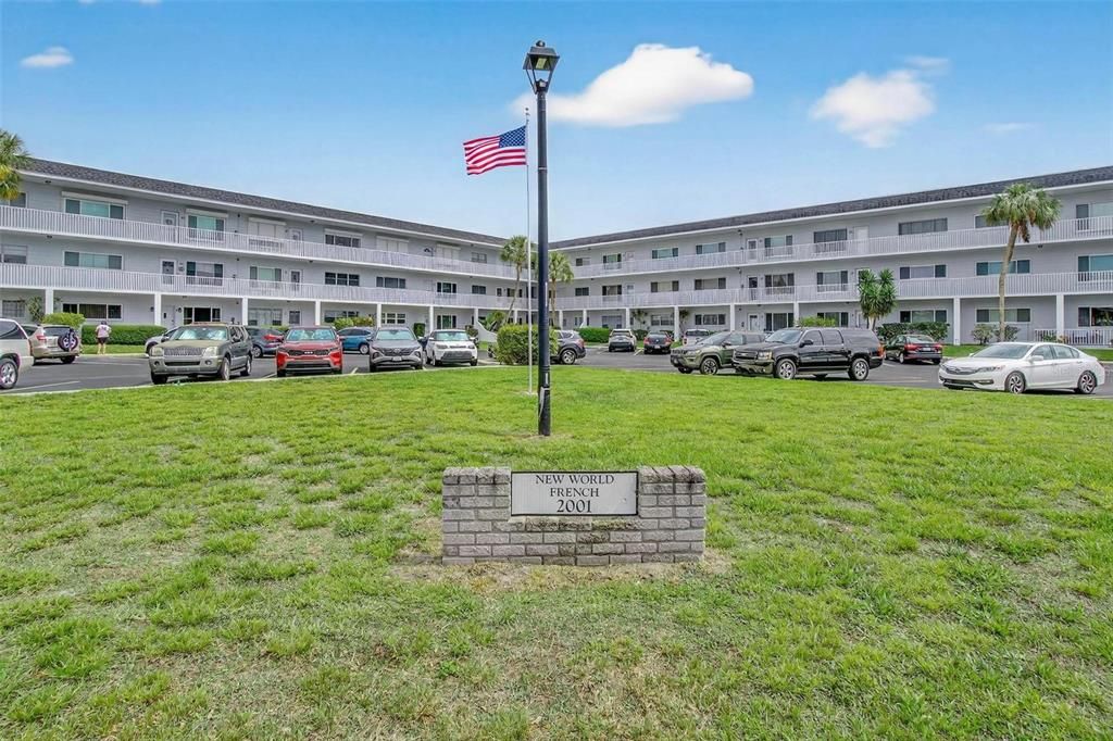 Active With Contract: $169,000 (2 beds, 2 baths, 1400 Square Feet)