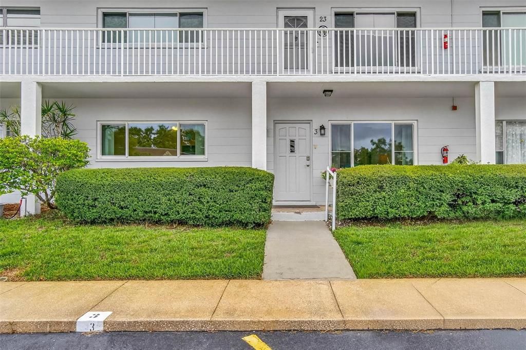 Active With Contract: $169,000 (2 beds, 2 baths, 1400 Square Feet)