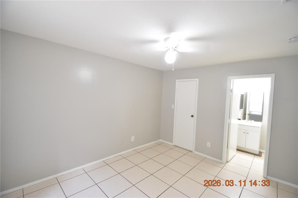 Active With Contract: $1,595 (3 beds, 2 baths, 985 Square Feet)