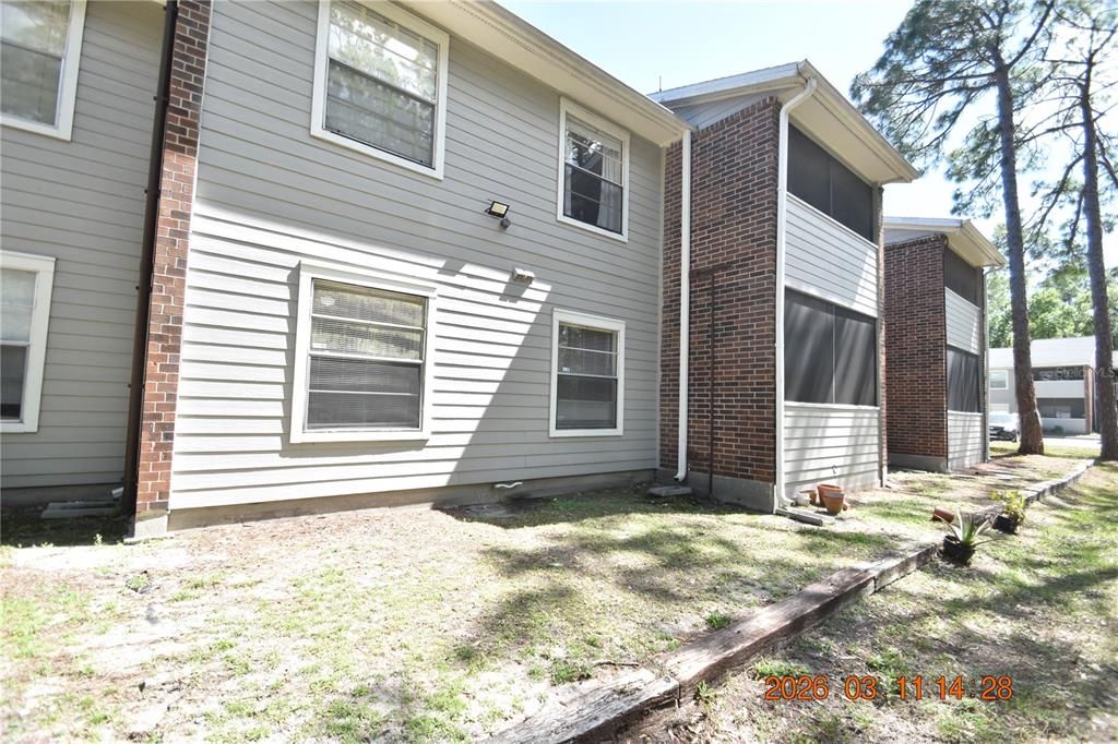 Active With Contract: $1,595 (3 beds, 2 baths, 985 Square Feet)
