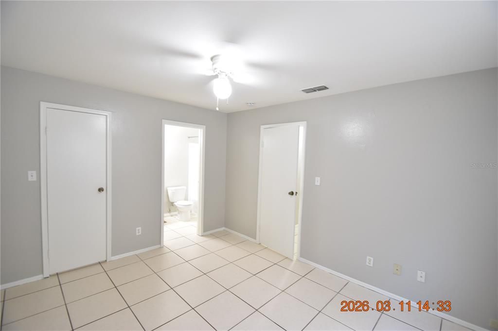 Active With Contract: $1,595 (3 beds, 2 baths, 985 Square Feet)