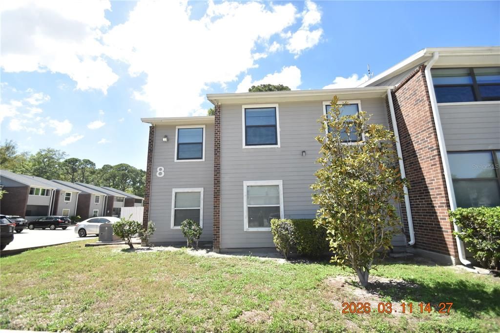 Active With Contract: $1,595 (3 beds, 2 baths, 985 Square Feet)