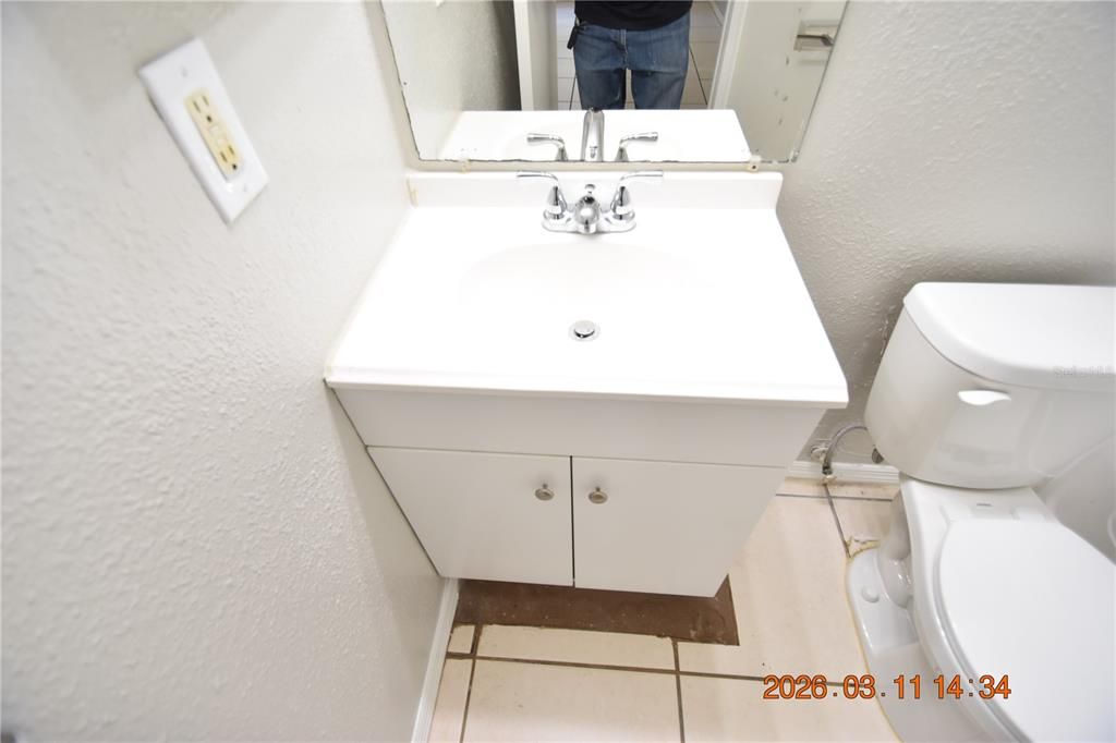 Active With Contract: $1,595 (3 beds, 2 baths, 985 Square Feet)
