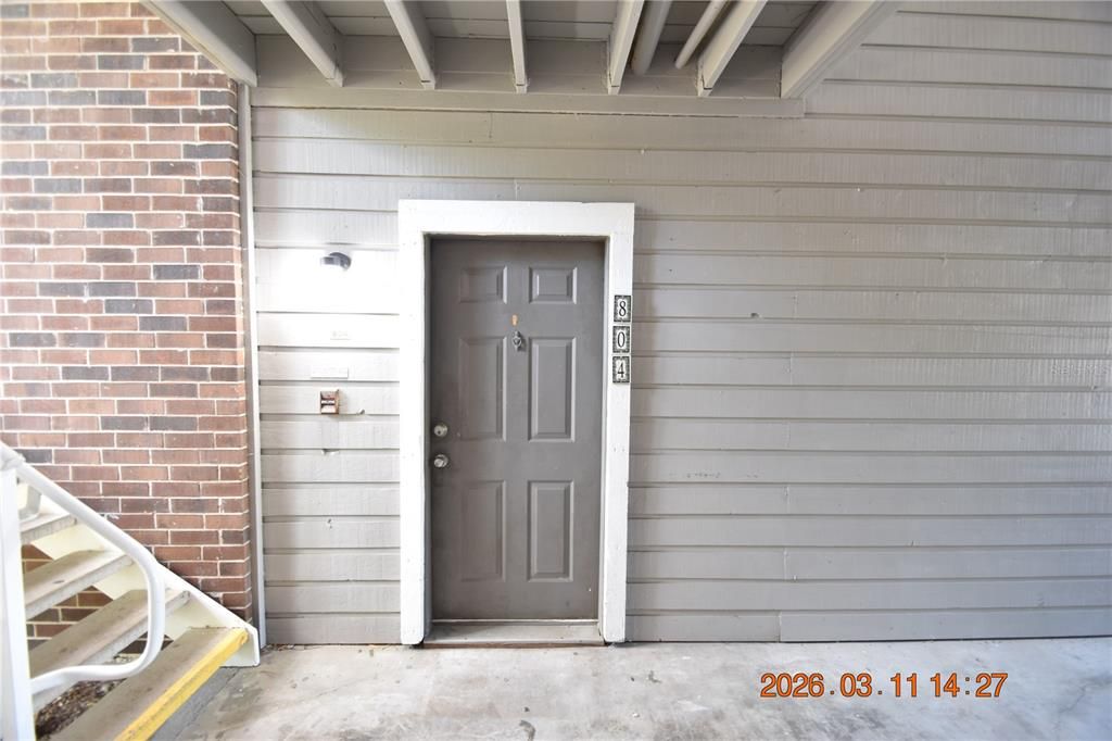 Active With Contract: $1,595 (3 beds, 2 baths, 985 Square Feet)