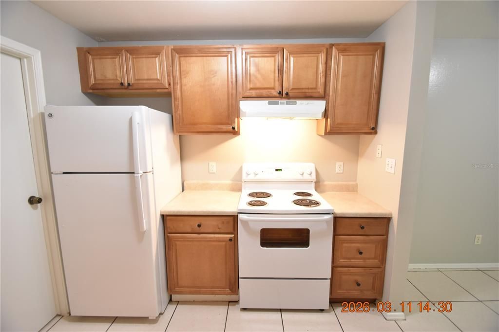 Active With Contract: $1,595 (3 beds, 2 baths, 985 Square Feet)
