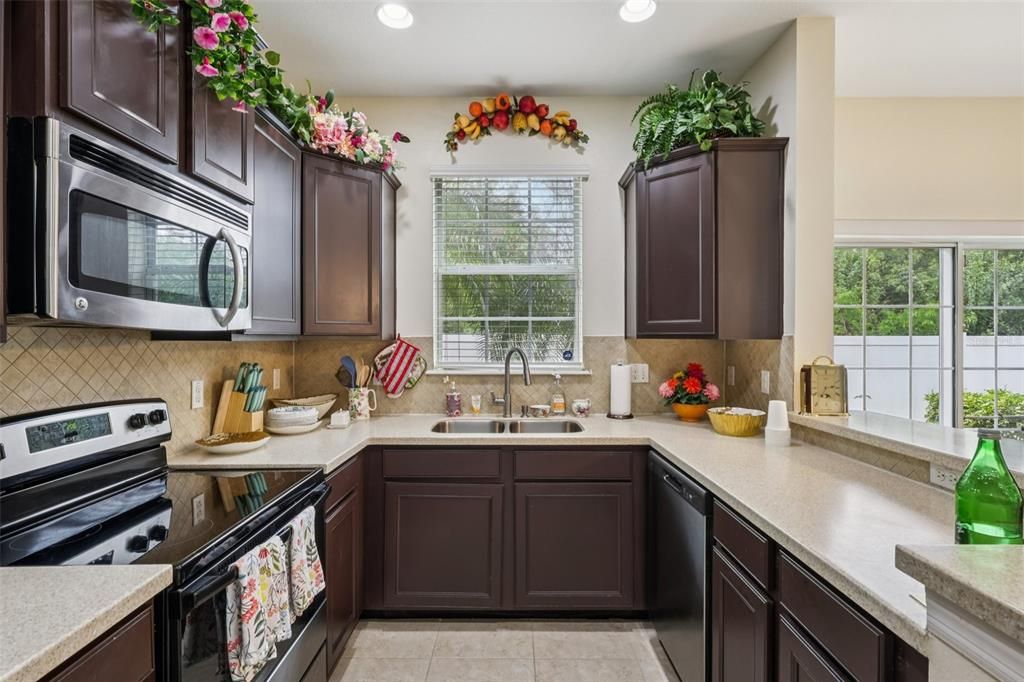 Activo con contrato: $225,000 (2 camas, 2 baños, 1260 Pies cuadrados)