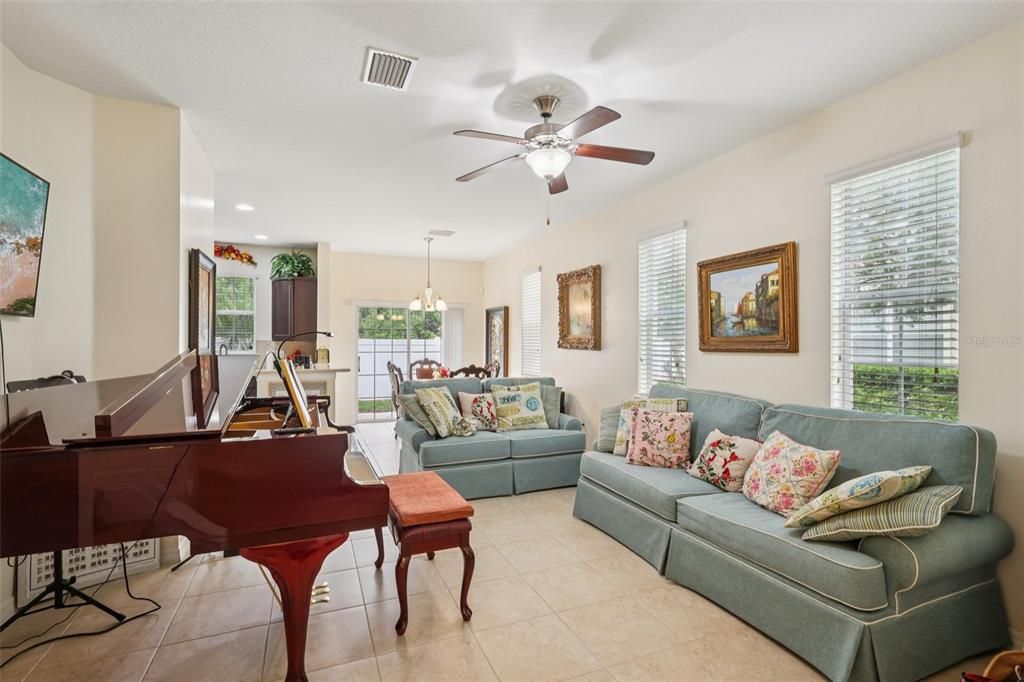 Activo con contrato: $225,000 (2 camas, 2 baños, 1260 Pies cuadrados)