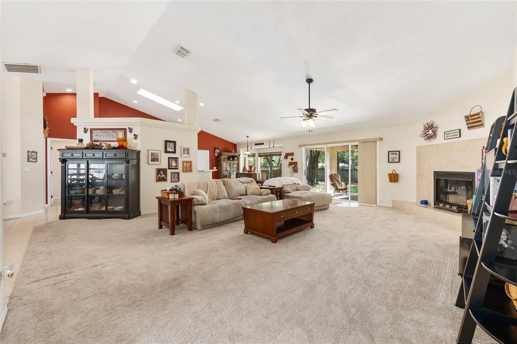 На продажу: $405,000 (3 спален, 2 ванн, 2300 Квадратных фут)