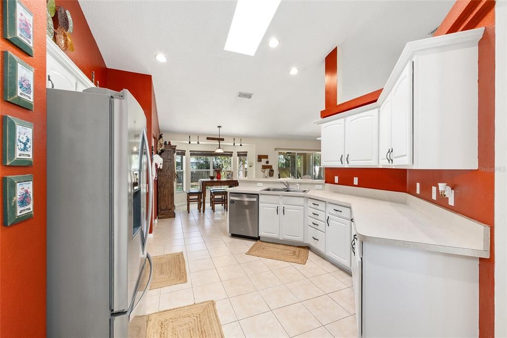 На продажу: $405,000 (3 спален, 2 ванн, 2300 Квадратных фут)