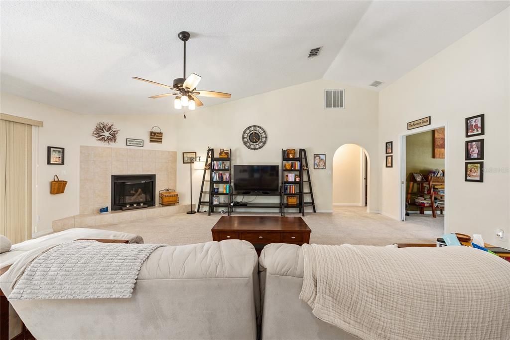 На продажу: $405,000 (3 спален, 2 ванн, 2300 Квадратных фут)