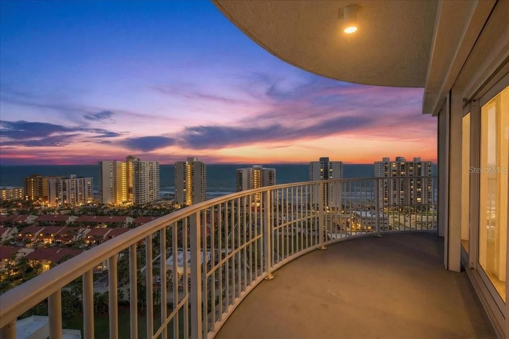 En Venta: $950,000 (3 camas, 3 baños, 2480 Pies cuadrados)