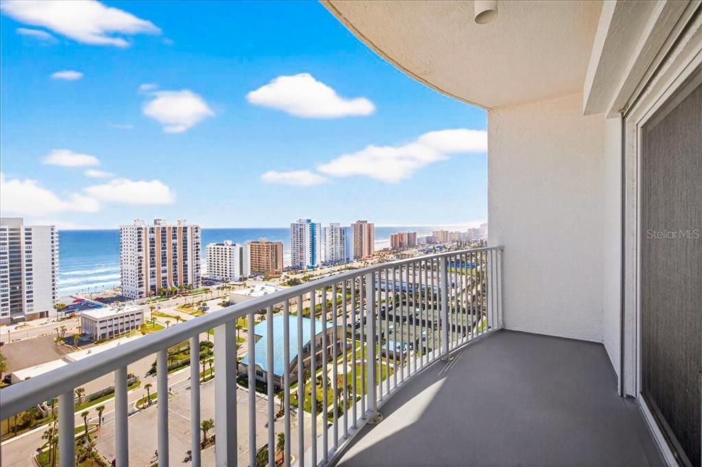En Venta: $950,000 (3 camas, 3 baños, 2480 Pies cuadrados)