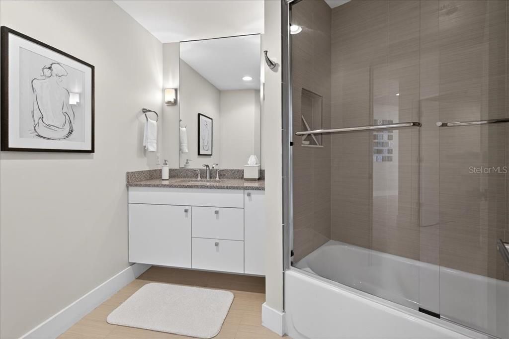 En Venta: $950,000 (3 camas, 3 baños, 2480 Pies cuadrados)