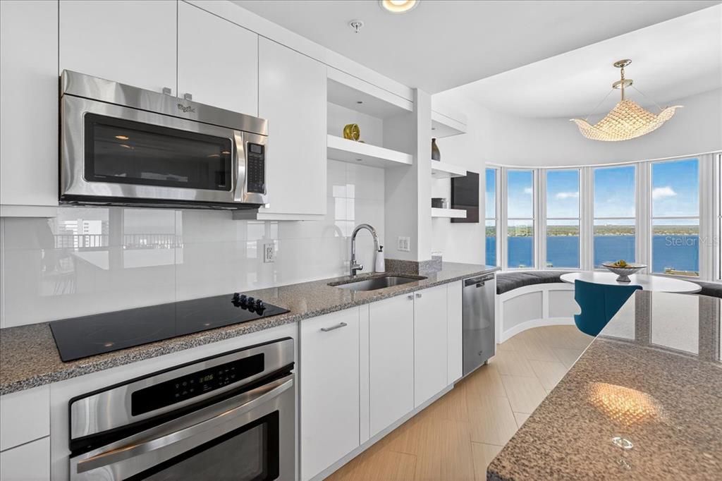 En Venta: $950,000 (3 camas, 3 baños, 2480 Pies cuadrados)