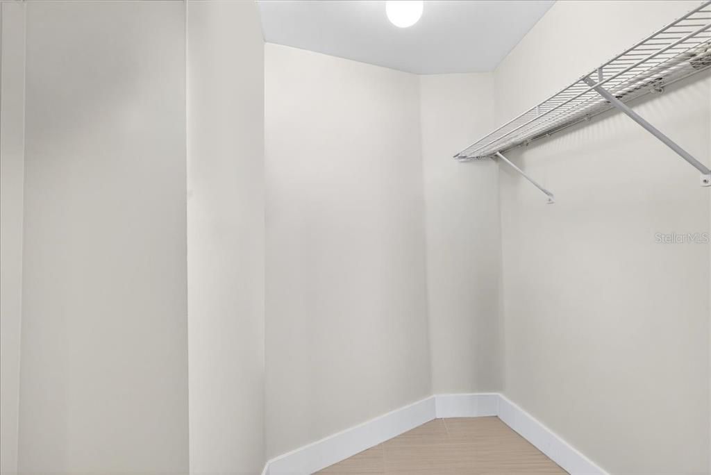 En Venta: $950,000 (3 camas, 3 baños, 2480 Pies cuadrados)