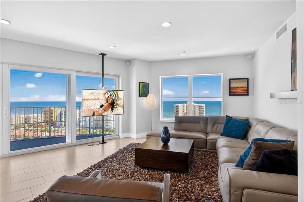 En Venta: $950,000 (3 camas, 3 baños, 2480 Pies cuadrados)