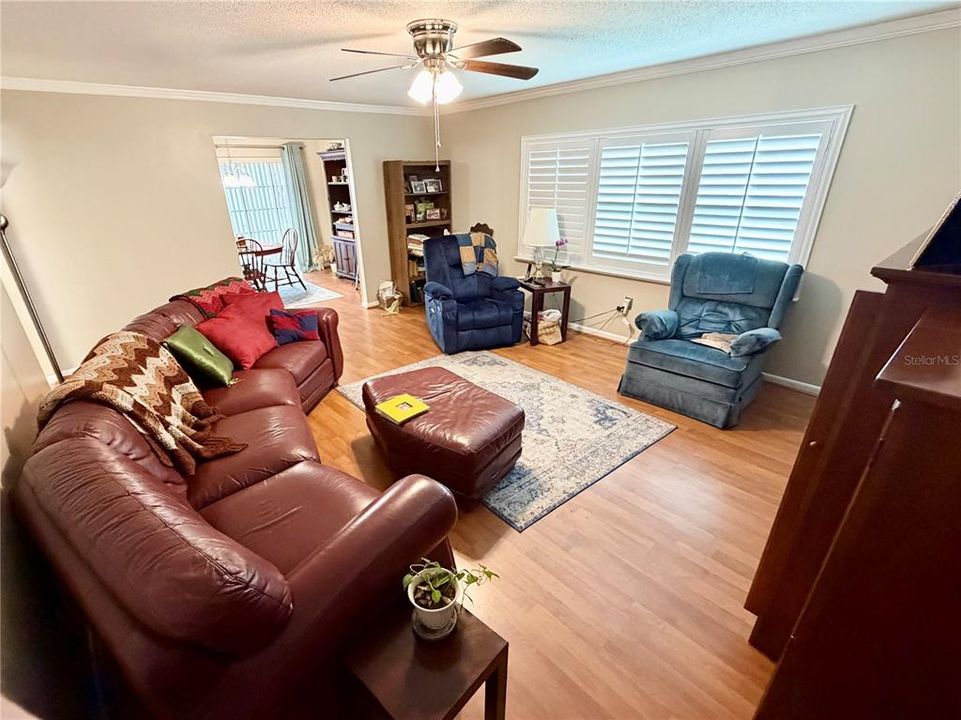 For Sale: $160,000 (2 beds, 2 baths, 1176 Square Feet)