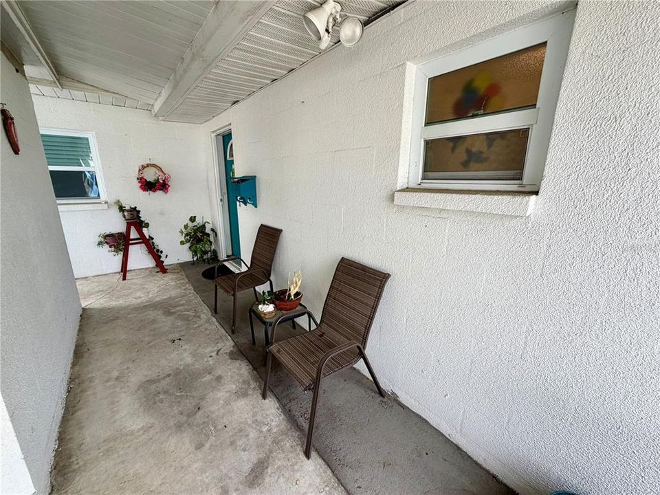 For Sale: $160,000 (2 beds, 2 baths, 1176 Square Feet)