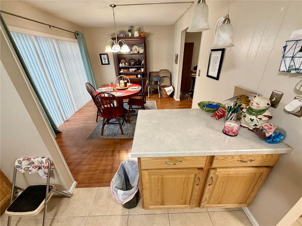 For Sale: $160,000 (2 beds, 2 baths, 1176 Square Feet)