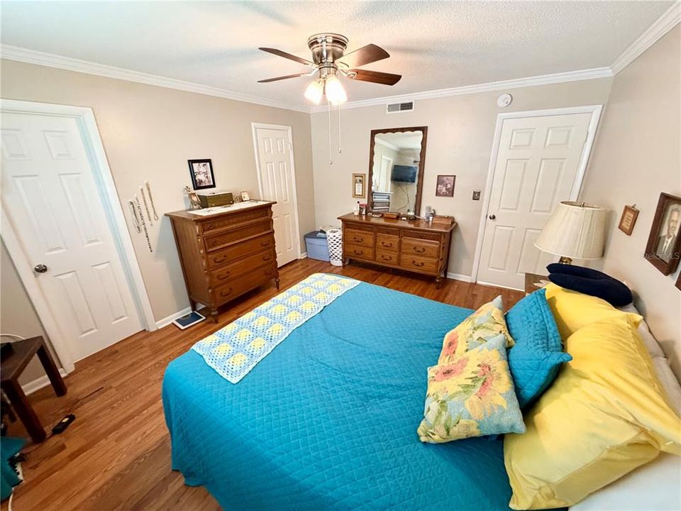 For Sale: $160,000 (2 beds, 2 baths, 1176 Square Feet)
