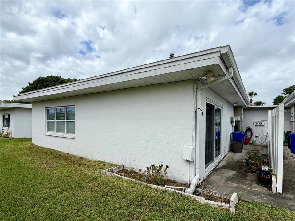 For Sale: $160,000 (2 beds, 2 baths, 1176 Square Feet)