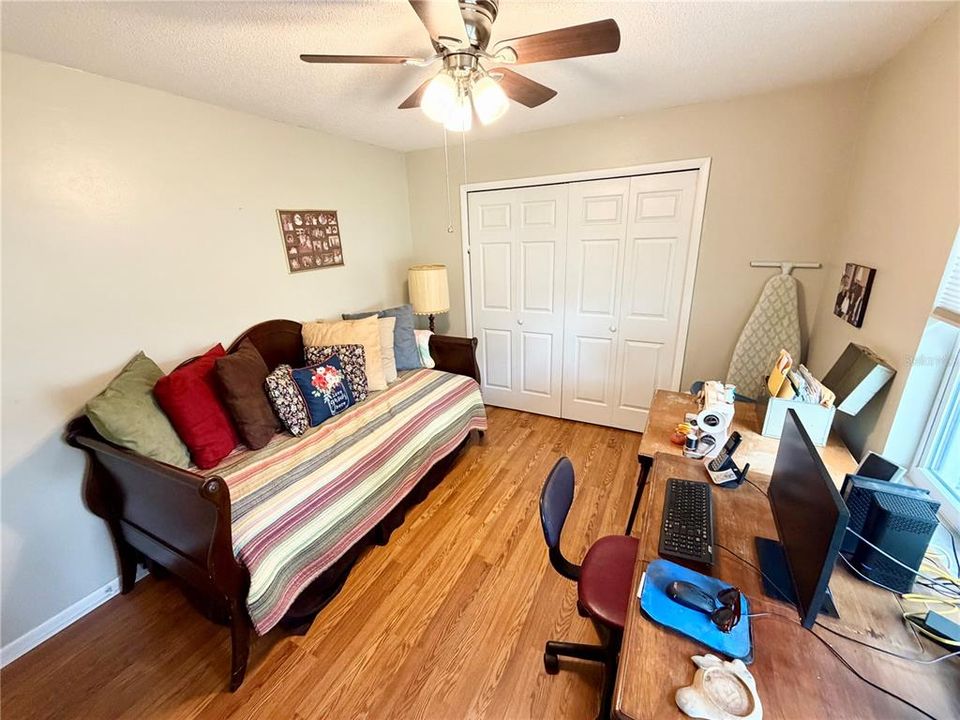 For Sale: $160,000 (2 beds, 2 baths, 1176 Square Feet)