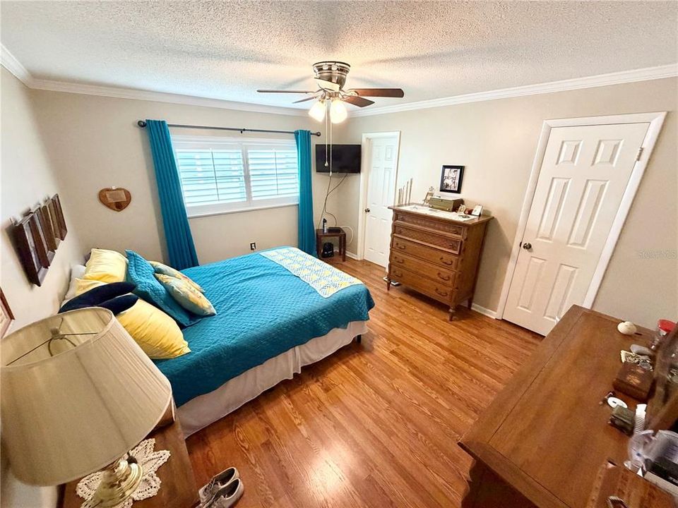 For Sale: $160,000 (2 beds, 2 baths, 1176 Square Feet)