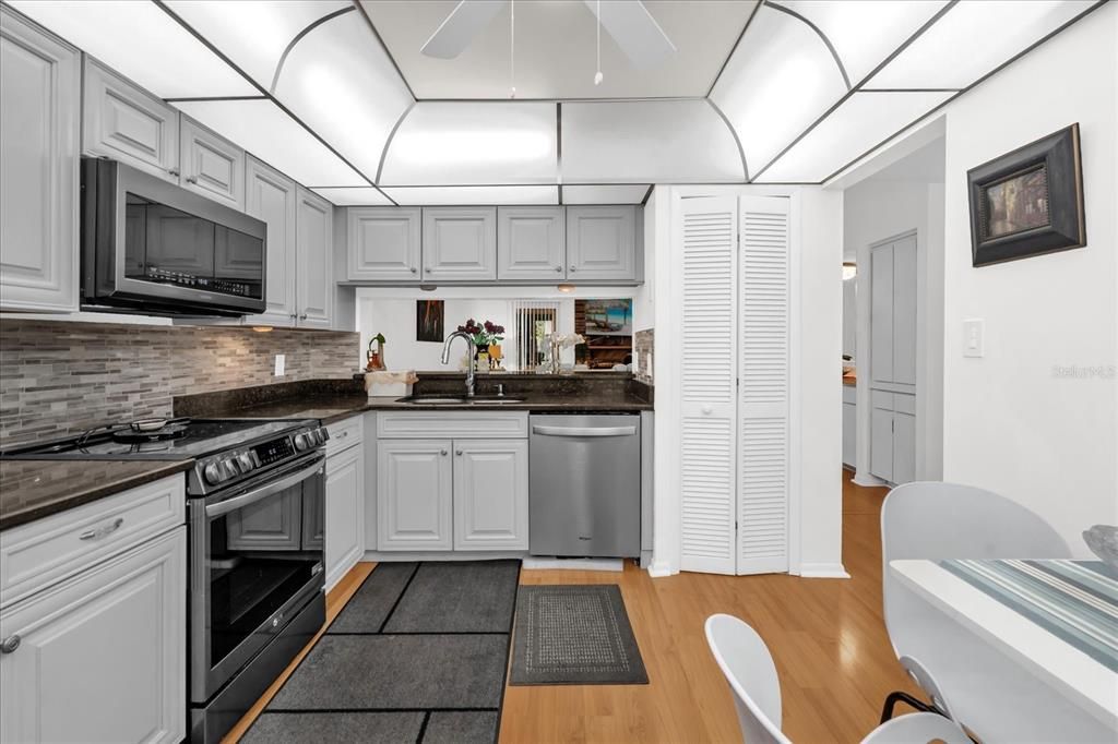 Activo con contrato: $230,000 (3 camas, 2 baños, 1473 Pies cuadrados)